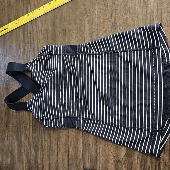 Lululemon On track Singlet Tank Top - Picture 3 of 10